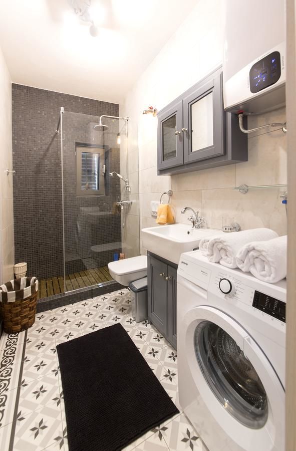 Апартаменты Old Pine Apartment Пераст