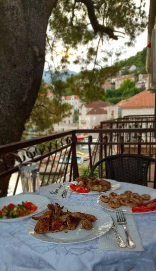 Апартаменты Old Pine Apartment Пераст-5
